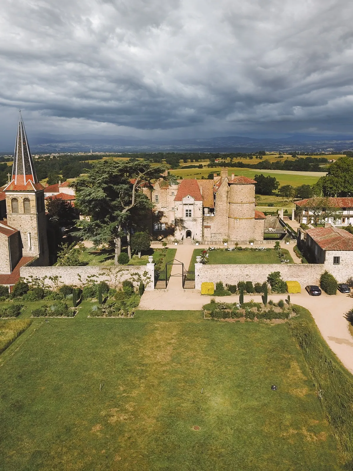 Château de Saint-Marcel-de-Félines, Loire, Engivy Production